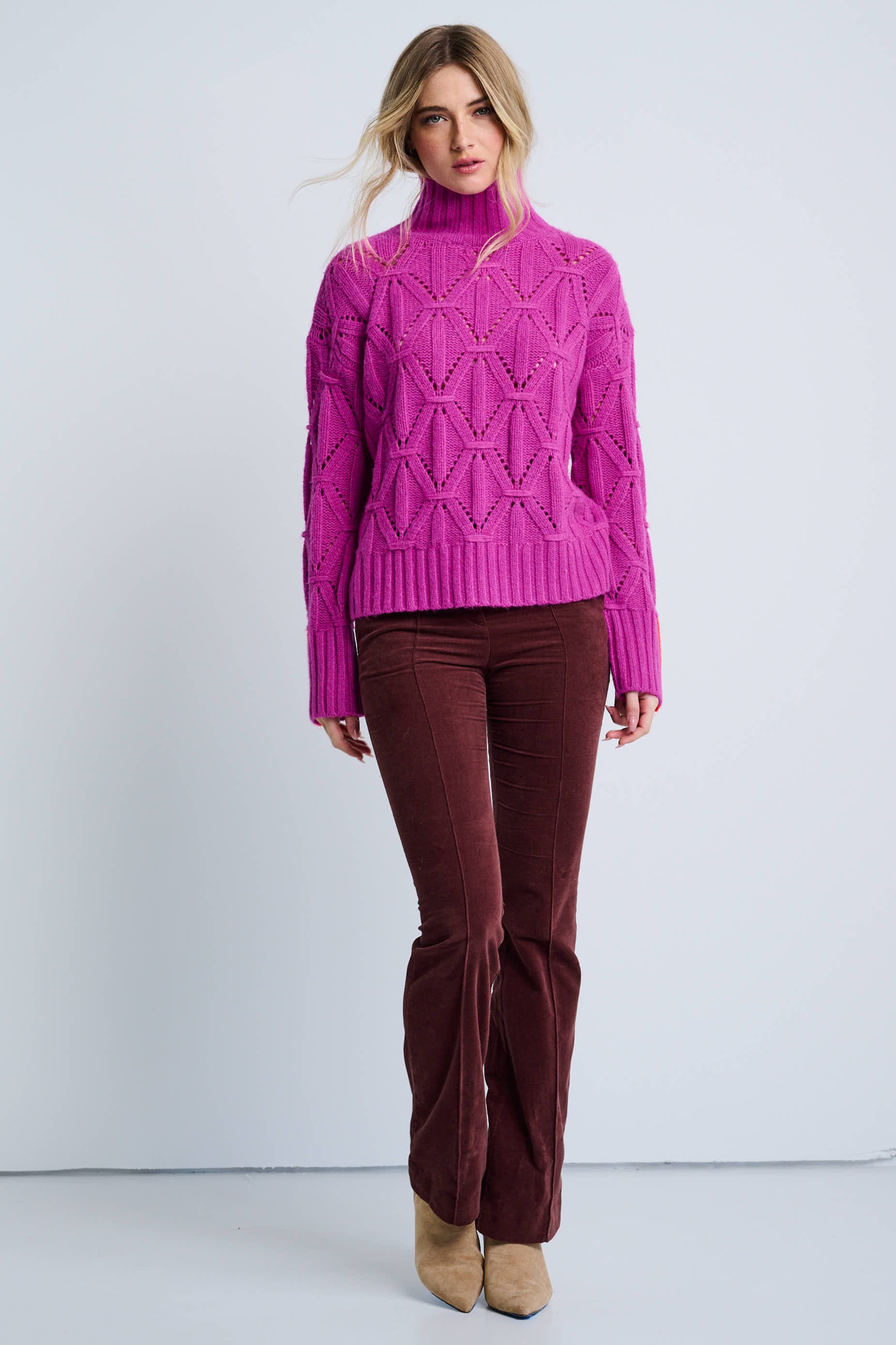 THE STAND OUT SWEATER – LISA TODD