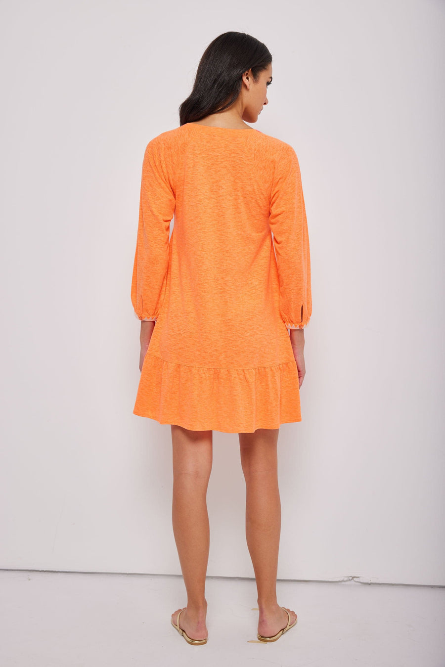 THE SWINGER - Tee-LISA TODD