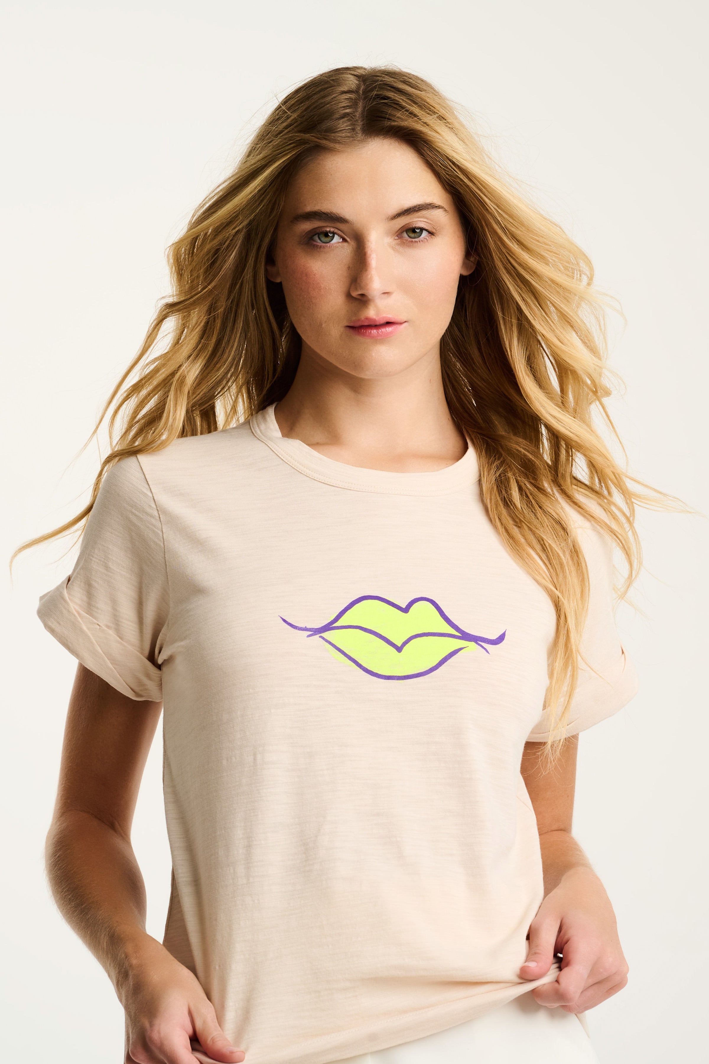 KISS & MAKE UP TEE - Tee-LISA TODD
