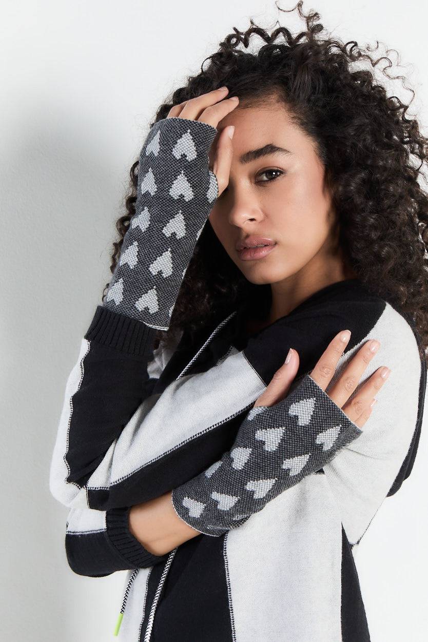 LOVE LINES HAND WARMERS - Hat-LISA TODD